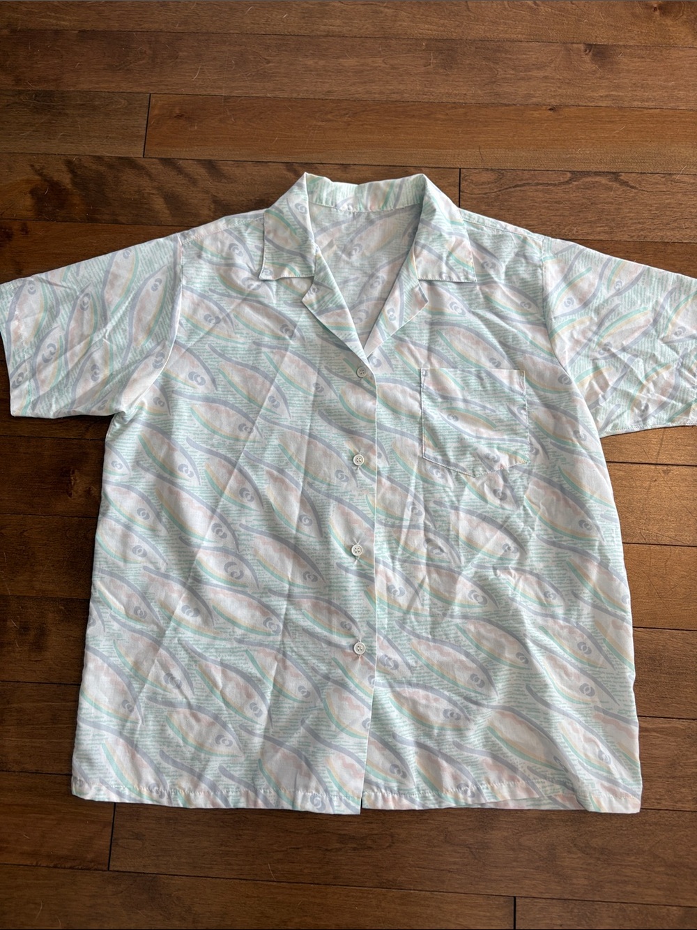 Casual Short-Sleeve Button Down Shirt in Light Aqua Pattern